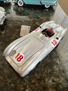 FRANKLIN MINT 1954 MERCEDES-BENZ W196R RACER SCALE 1:24 Display / Part B11SD64 - Picture 1 of 11