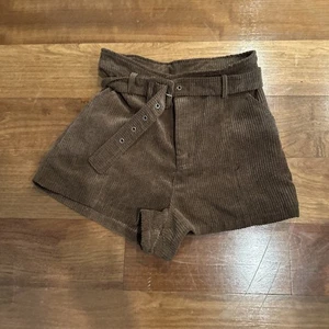 Altar’d State braune Cordshorts für Damen - Größe S - Bild 1 von 5