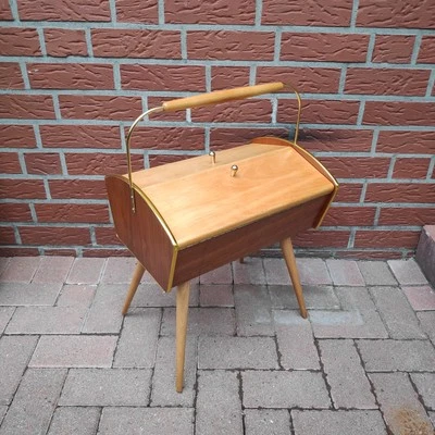 Vintage Nähkasten mit Einsatz Restauriert 60er 70er Retro Mid Century Furnier - Bild 1 von 4