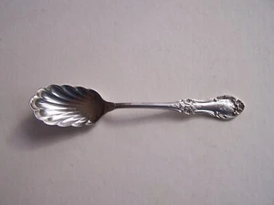 INTERNATIONAL SILVER WILD ROSE SUGAR SHELL SPOON - "R" MONOGRAM - Picture 1 of 9