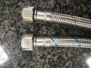 2 FLEXIBLE BRAIDED STAINLESS STEEL WATER HOSE CONNECTORS - Picture 1 of 8