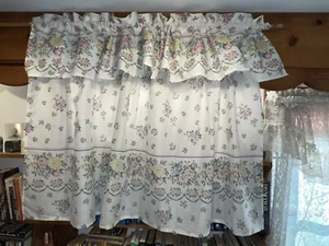 Valance/tier cafe curtain set, blue/green/pink floral print on white synthetic - Picture 1 of 11