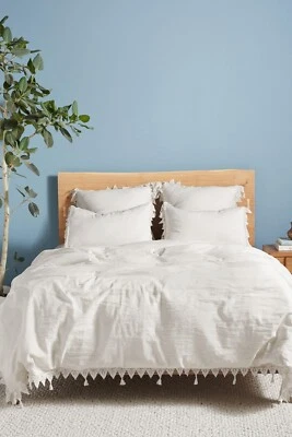 New Anthropologie Scalloped Crochet Cotton-Linen Duvet Cover Twin MSRP: $178 Foto 1 de 4