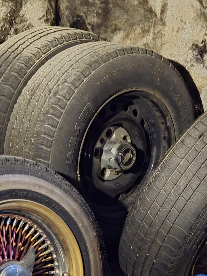 1995 chevrolet caprice Police Interceptor Tires - Image 1 of 1