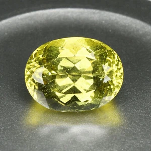 9.00 Ct Supreme Oval 13.6 x 10.3 MM Yellowish Green Madagascar Natural Apatite - Picture 1 of 5