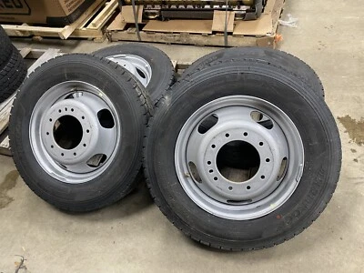 13-25 Dodge Ram 4500/5500 Cab & Chassis 225/75/19.5" Steel Wheels and Tires Set  Foto 1 de 4