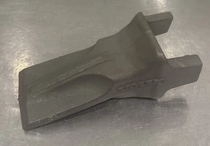 Volvo 65GPE Schaufelzahn Original EC460B EC460C NEU! KOSTENLOSER VERSAND! - Bild 1 von 6