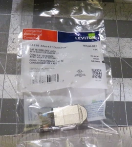 Leviton CAT 5E Atlas-x1 Quickport 5ESJK-SE5, negro, cuerpo de zinc fundido a presión - Imagen 1 de 6