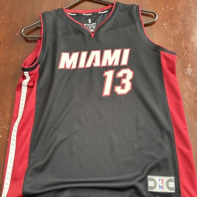 Camiseta deportiva juvenil Bam Adebayo #13 Miami Heat L Foto 1 de 4