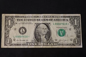 BILLETE ESTRELLA DE $1 DÓLAR - SUPERBAJO TAMAÑO 80k - ULTRA RARO 2013 SN L 00007610* - Imagen 1 de 2