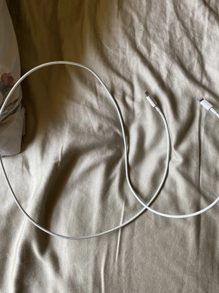 Apple MKQ42AMA Lightning to 2m USB-C Cable - Image 1 of 1