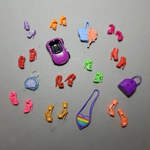 Barbie Modepuppe Zubehör Konvolut Schuhe Geldbörsen Haustier Auto - Bild 1 von 9