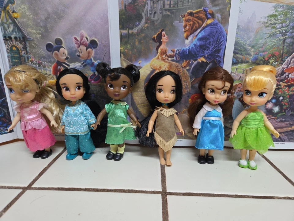 Lote de 6 bonecas princesa Disney Store Animator's Collection 5" mini boneca infantil - Imagem 1 de 4