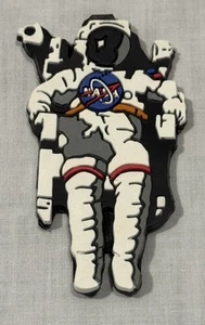 NUEVO IMÁN DE RECUERDO ASTRONAUTA CORTE LÁSER GOMA CENTRO ESPACIAL KENNEDY DE COLECCIÓN DE LA NASA. - Imagen 1 de 2