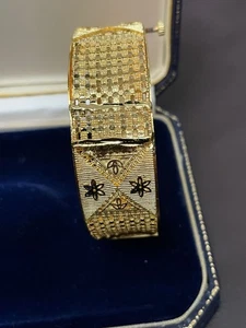 Womens gold bangle - Picture 1 of 7