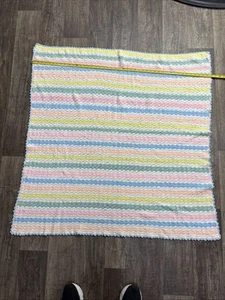 Vintage Handarbeit gehäkelt Baby Afghan Decke weiche Pastellfarben 46x46 - Bild 1 von 4
