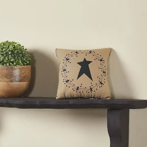 Pip Vinestar Wreath Pillow 6x6 - Picture 1 of 6