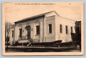 RPPC US Post Office at Main St and Cedar St Ridgefield New Jersey Echtfoto - Bild 1 von 3