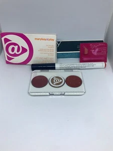 Mary Kay Coral Stone Lippenstift und At Play Lipgloss Trio Set. Neu im Karton! - Bild 1 von 7