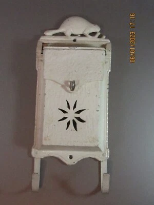 Vintage Cast White Aluminium Wall Mount Mailbox Beaver Lockable Newspaper Hooks - Image 1 of 4