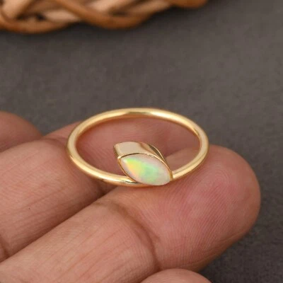 Anillo de compromiso de oro puro de 9k para ella con ópalo marquesa genuino Foto 1 de 4