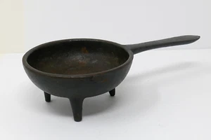 Spencer Foundry Guilford Conn Salesmans Sample Cast Iron 3 Footed Spider Pot - Picture 1 of 11
