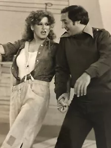 Bette Midler 8x10 Photo Picture - Picture 1 of 2