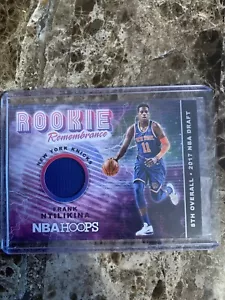 Frank Ntilikina NBA Hoops Rookie Remembrance RC Relikt - Bild 1 von 2