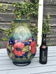 HUGE WALTER MOORCROFT BALUSTER POMEGRANTE VASE ON GREEN WITH LABEL - Afbeelding 1 van 12