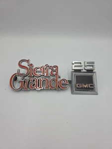OEM GM 1975-1980 Sierra Grande 25 GMC Camión Guardabarros Emblema Insignia Borde 351828 - Imagen 1 de 9