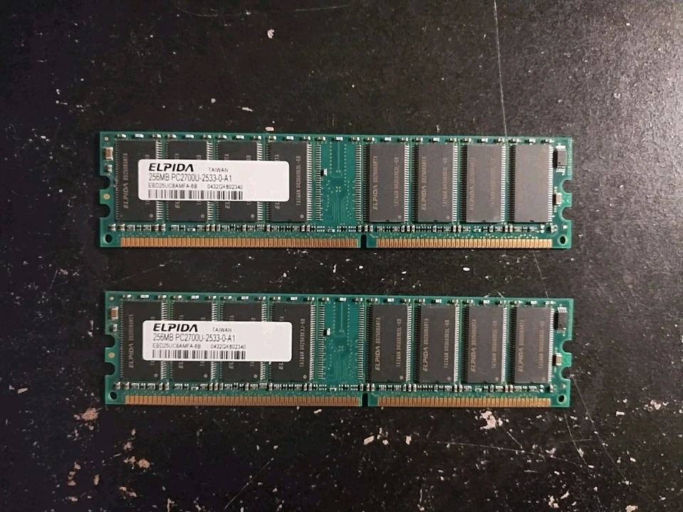 Elpida EBD52UC8AMFA-6B 512MB PC2700U-2533-0-A1 Memory - Image 1 of 1