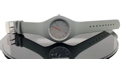 SPORTLICHE  DAMEN UHR MIT SILIKONBAND FARBE  GRAU / SILBER  # SCHMUCKJAGD - Bild 1 von 2