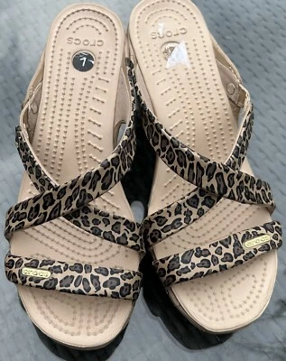 Crocs Cyprus IV Leopard Heels Sandals Sz 7 - Image 1 of 4