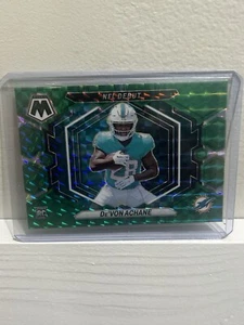 2023 Panini Mosaic DEVON ACHANE RC NFL DEBUT Green Mosaic Prizm #ND-8 Dolphins - Bild 1 von 2