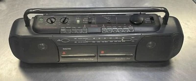 Radio Cassette Boom Box Vintage Modelo Sanyo #MW737. Probado personalmente FUNCIONANDO Foto 1 de 4