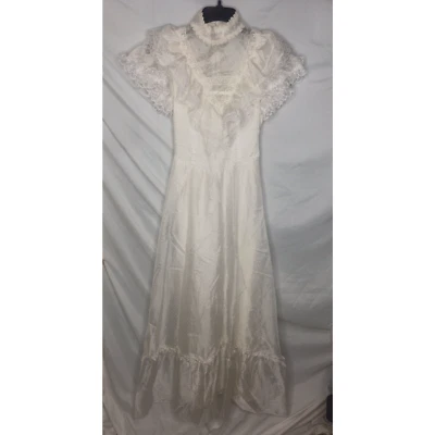 Maxi Vestido Blanco Punteado Suizo Encaje Uso Formal Manga Corta Talla XS Juniors 70s Foto 1 de 4