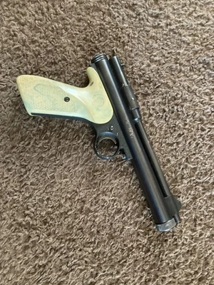 Crosman 150 22 Caliber CO2 Powered Air Pistol USA made - Image 1 of 4