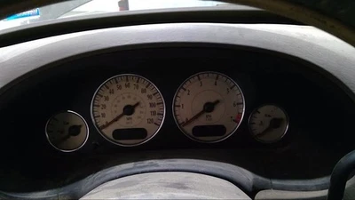 2003 Chrysler Town & Country Speedometer Cluster MPH Chrome Trim Used 1132982 Foto 1 de 4