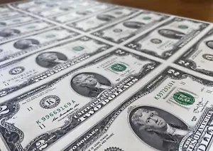 $2 Bills 16-NOTE SHEET* 2013 Uncut Federal Reserve Banknotes - Picture 1 of 5