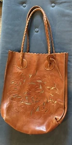 Patricia Nash Cava Tote Cut Out Tooled Tan Leather with Gold Metallic Inlay - Picture 1 of 16