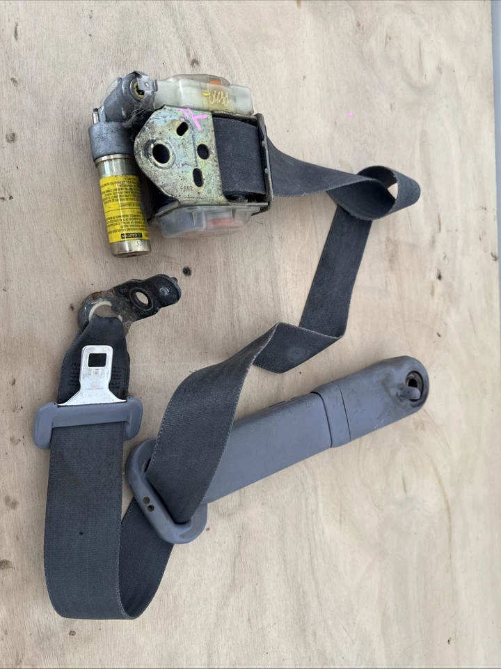 TOYOTA TUNDRA 2000-04 CINTURÓN DE SEGURIDAD RETRACTOR SRS CINTURÓN DE SEGURIDAD DELANTERO IZQUIERDO GRIS CLARO OEM Foto 1 de 4