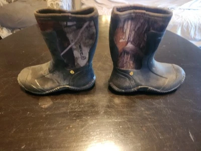 Lacrosse Alpha Mudlite 9in Camo Boots-next G-1. YOUTH size 5 - Image 1 of 4