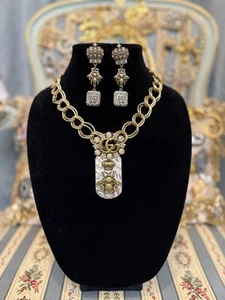 Vintage Style Gold Tone Bee Jewelry Set - Picture 1 of 7