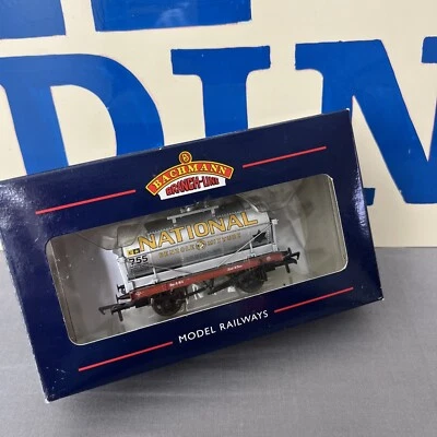Bachmann Branch Line 00 Gauge 1.76 Scale National Benzole Wagon *BNIB* - Image 1 of 4
