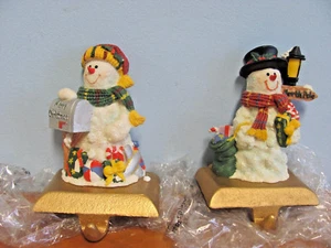 NEW 2 VINTAGE SNOWMAN MERRY CHRISTMAS NORTH POLE 5 INCH TALL STOCKING HANGERS - Picture 1 of 5