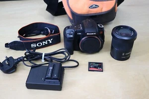 Sony Alpha A300 Black DSLR Body With Sony 3.5-5.6/18-70 Lens Kit Battery Charger - Picture 1 of 17