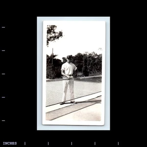 Old Vintage Photo MAN HOLDING RACKET ON TENNIS COURT - Picture 1 of 2