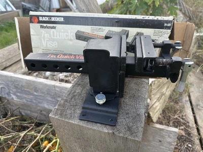 Black&Decker Workmate 7 in. Quick Vise Bench Top Wood-Metal 79-081 - Image 1 of 4