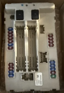 TD25+PD5 Cabin Fuse Box NISSAN MAXIMA 09 - Picture 1 of 3