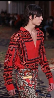 Nova camisa oversized de seda Etro outono inverno 22/2023 Runway Show US$ 1.190 38 - Imagem 1 de 4